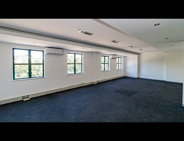 1,928M² OFFICE TO LET IN HYDE PARK